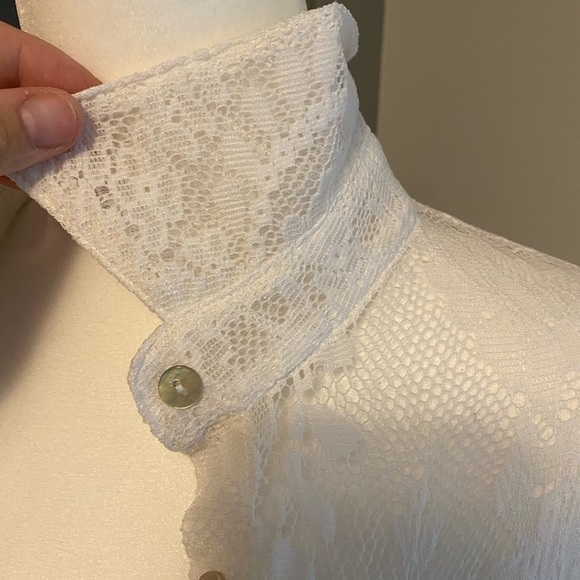 🐦2/30 BEBE white lace blouse size xs - Picture 3 of 8
